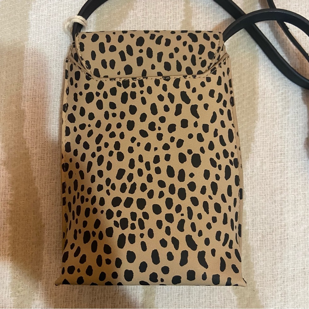 Purse crossbody. Adjustable strap. Like new - Picture 3 of 7